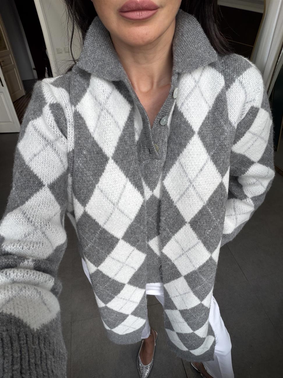 Gri-Kemik Triko Atkılı Kazak