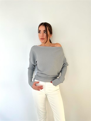 Gri Omuz Dekolte Detaylı Fitilli Bluz