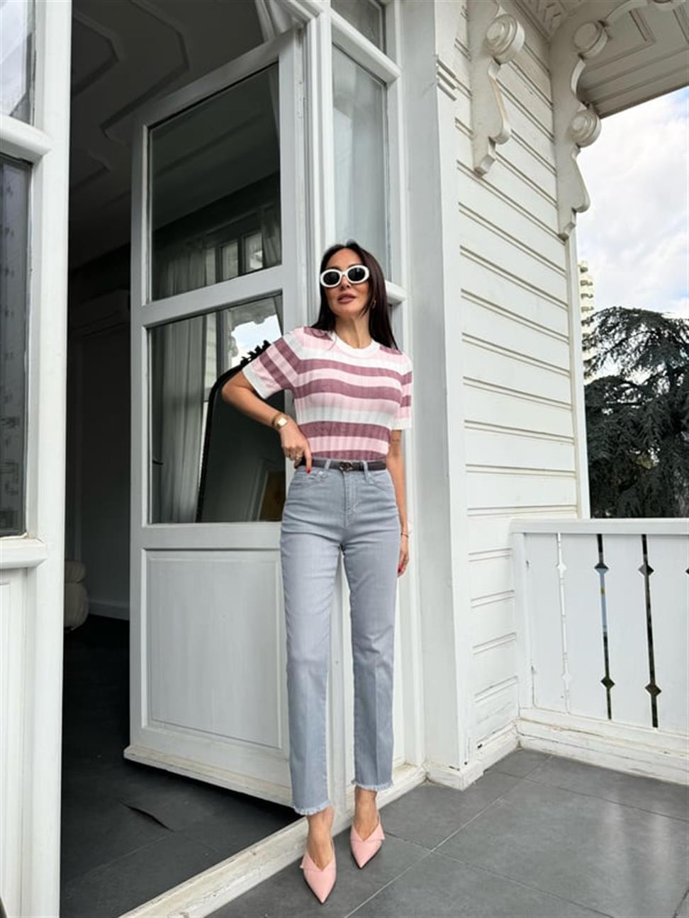 Gri Paçası Püsküllü ve Yırtmaçlı Jean Pantolon