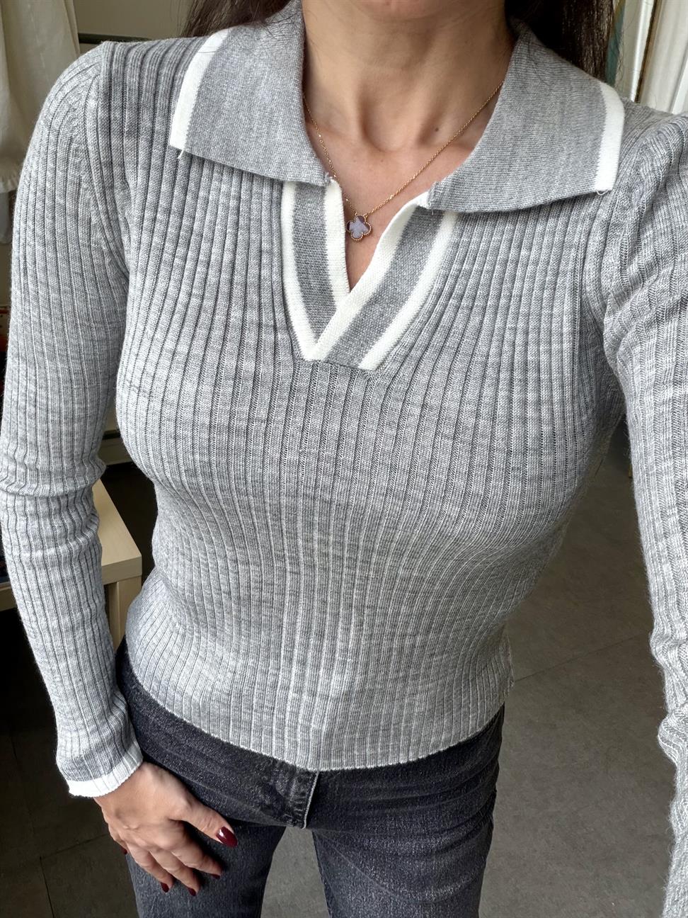 Gri Polo Yaka Yakası Çizgili Kazak