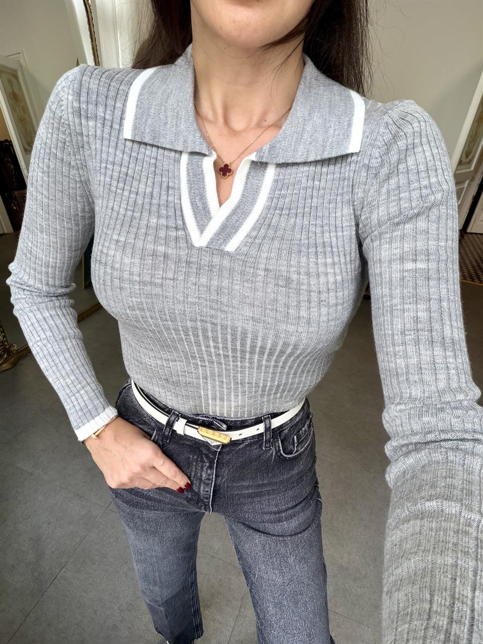 Gri Polo Yaka Yakası Çizgili Kazak