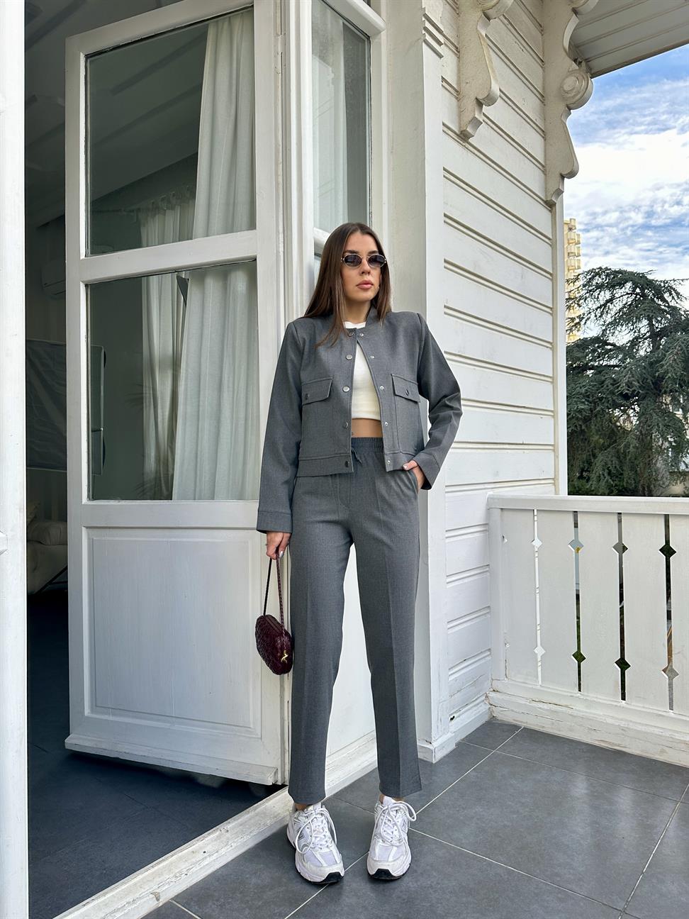 Gri Rahat Kesim Boru Paça Kumaş Pantolon