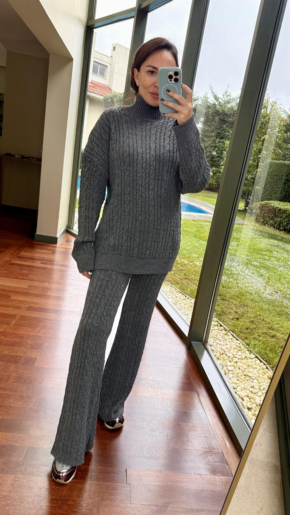 Gri Saç Örgülü Pantolonlu Takım