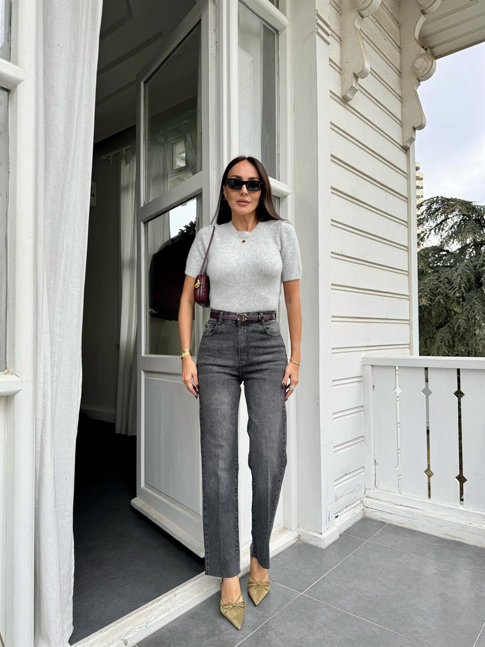 Gri Yumuşak Doku Kısa Kol Triko Kazak