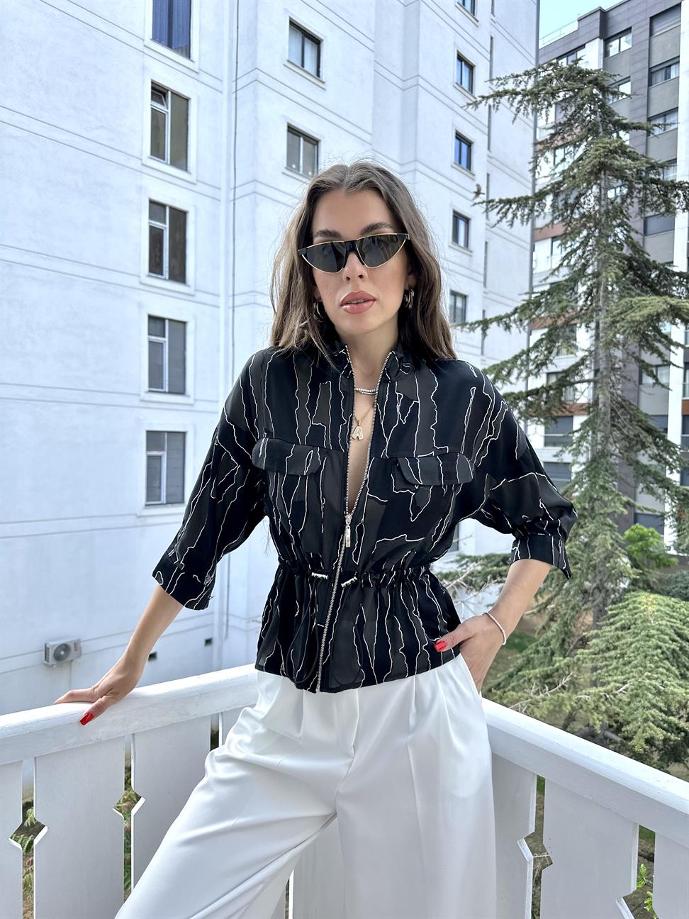 Gümüş Desenli Fermuarlı İnce Ceket
