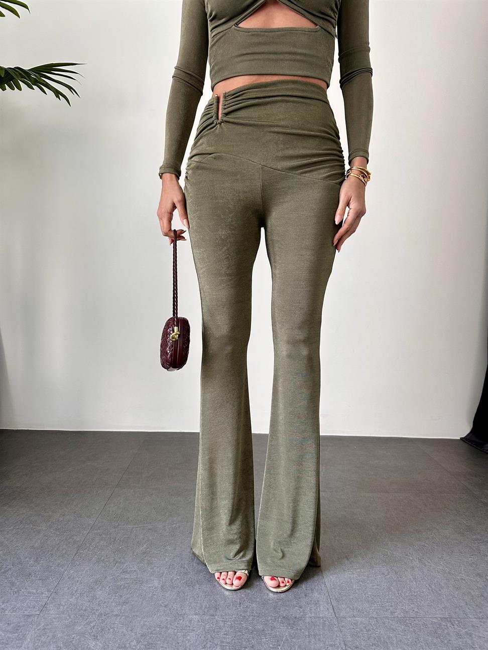 Haki Aksesuar Detay Buzzy Kumaş Pantolon