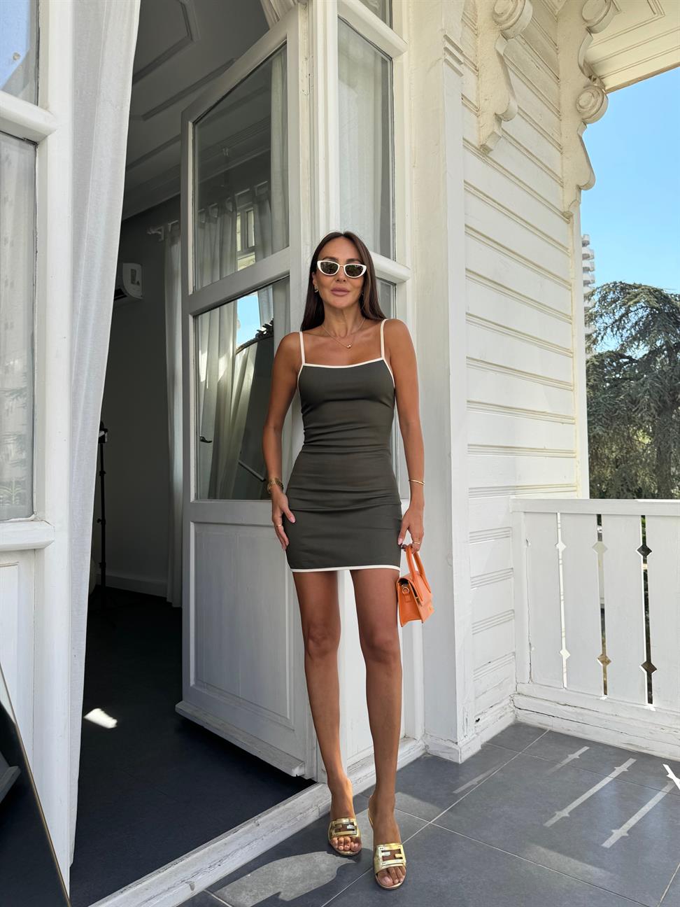 Haki Biyeli Kısa Elbise