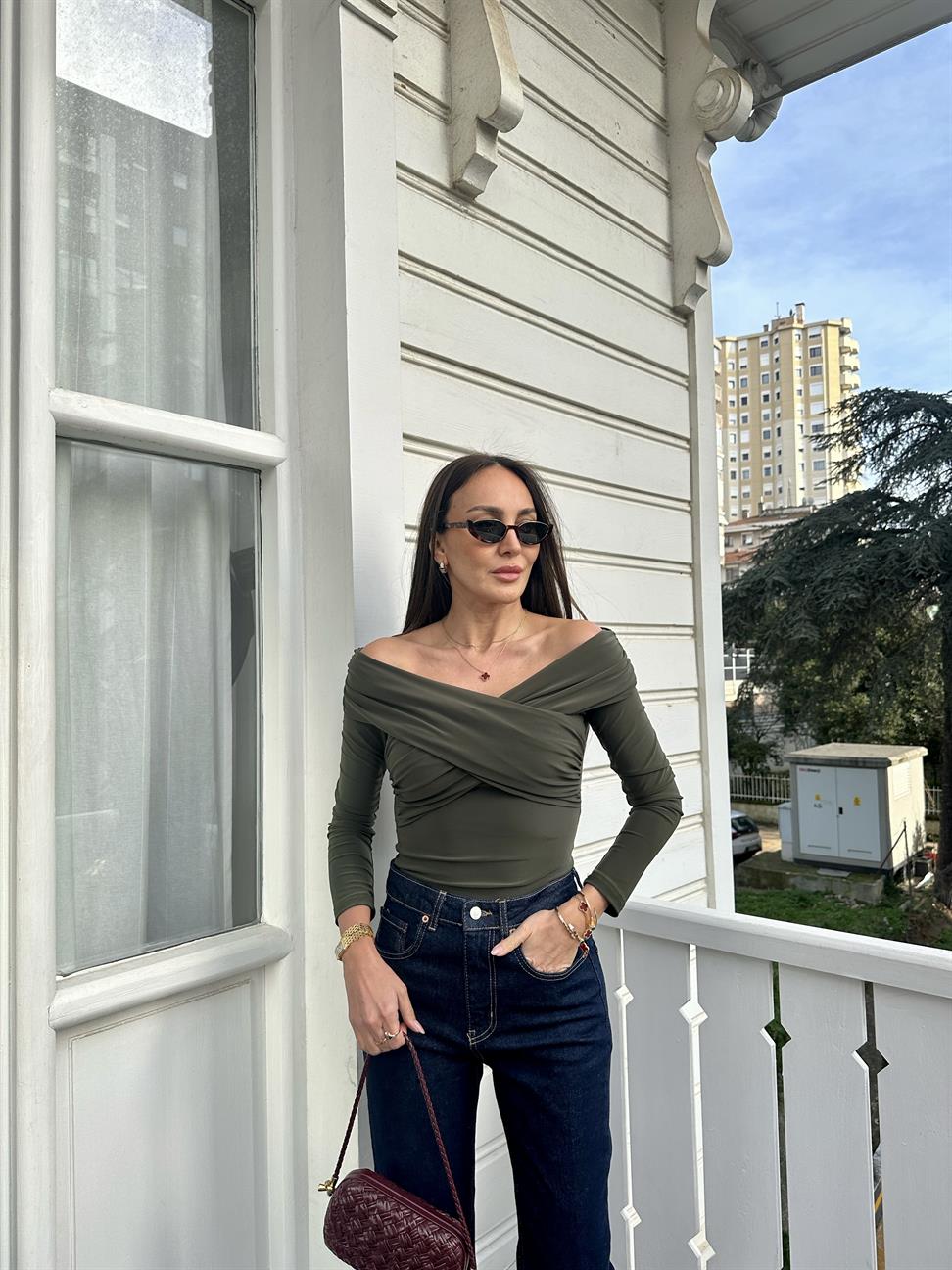 Haki Çapraz Yaka Omuz Açık Bluz