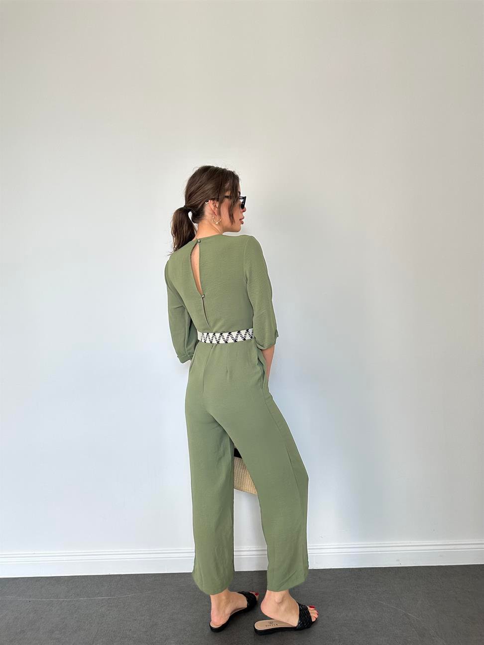 Haki Kemerli Kruvaze Yaka Tulum