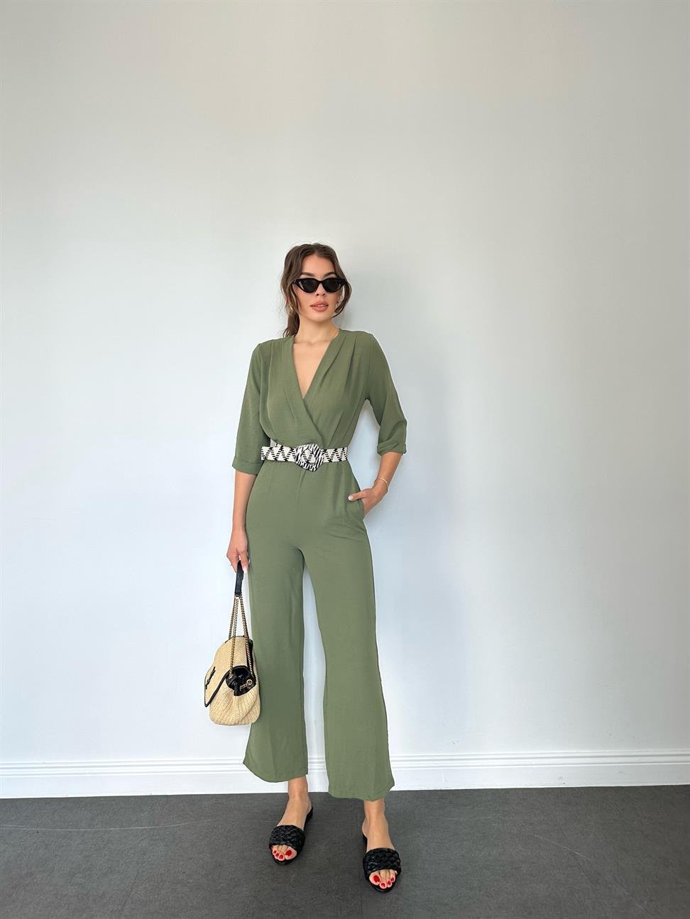 Haki Kemerli Kruvaze Yaka Tulum