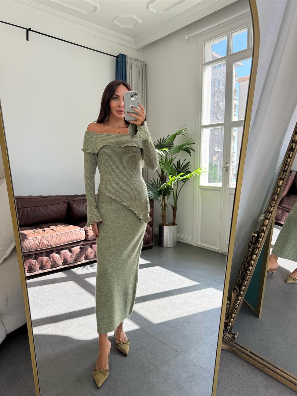 Haki Madonna Yaka Etekli Triko Takım