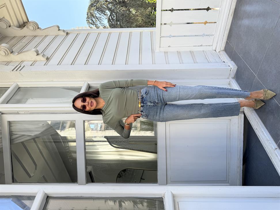 Haki Omzu Vatkalı ve Piliseli Bluz