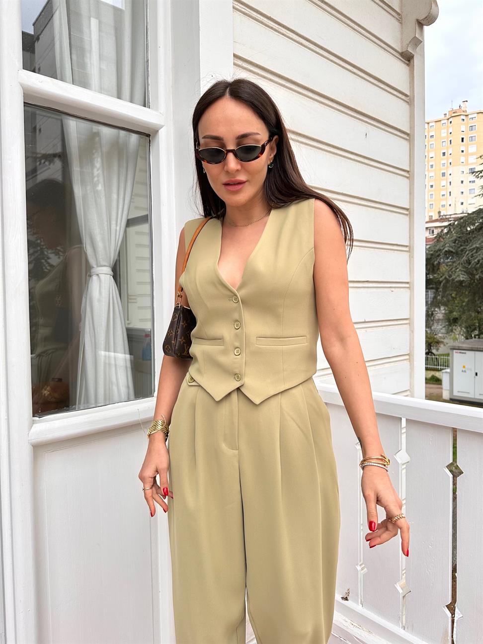 Haki Önden Düğmeli Yelek