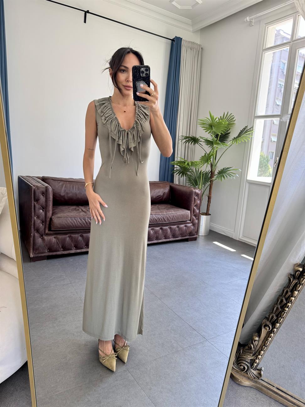 Haki Önden Fırfırlı Uzun Elbise