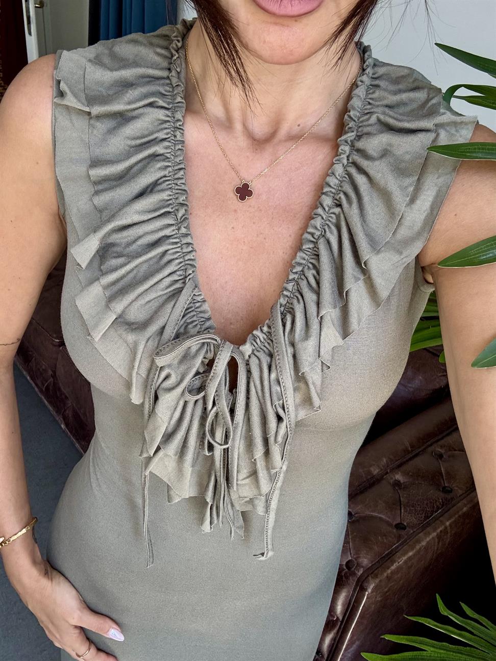 Haki Önden Fırfırlı Uzun Elbise