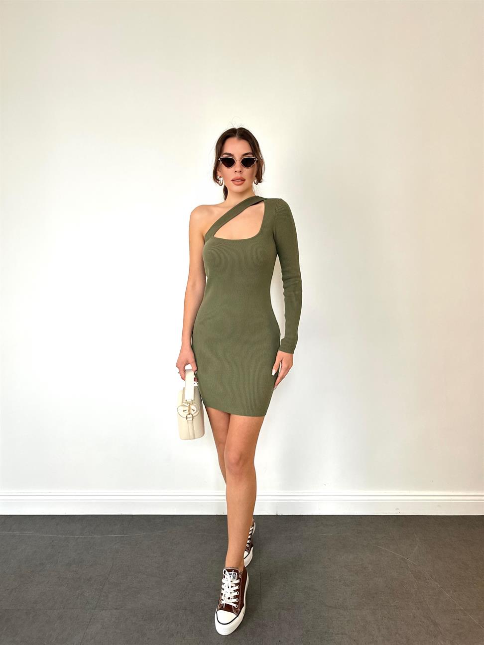Haki Sağ Omuz Açık Tek Kol Elbise