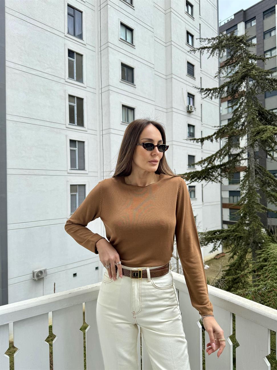 Kahve Açık Yaka Triko