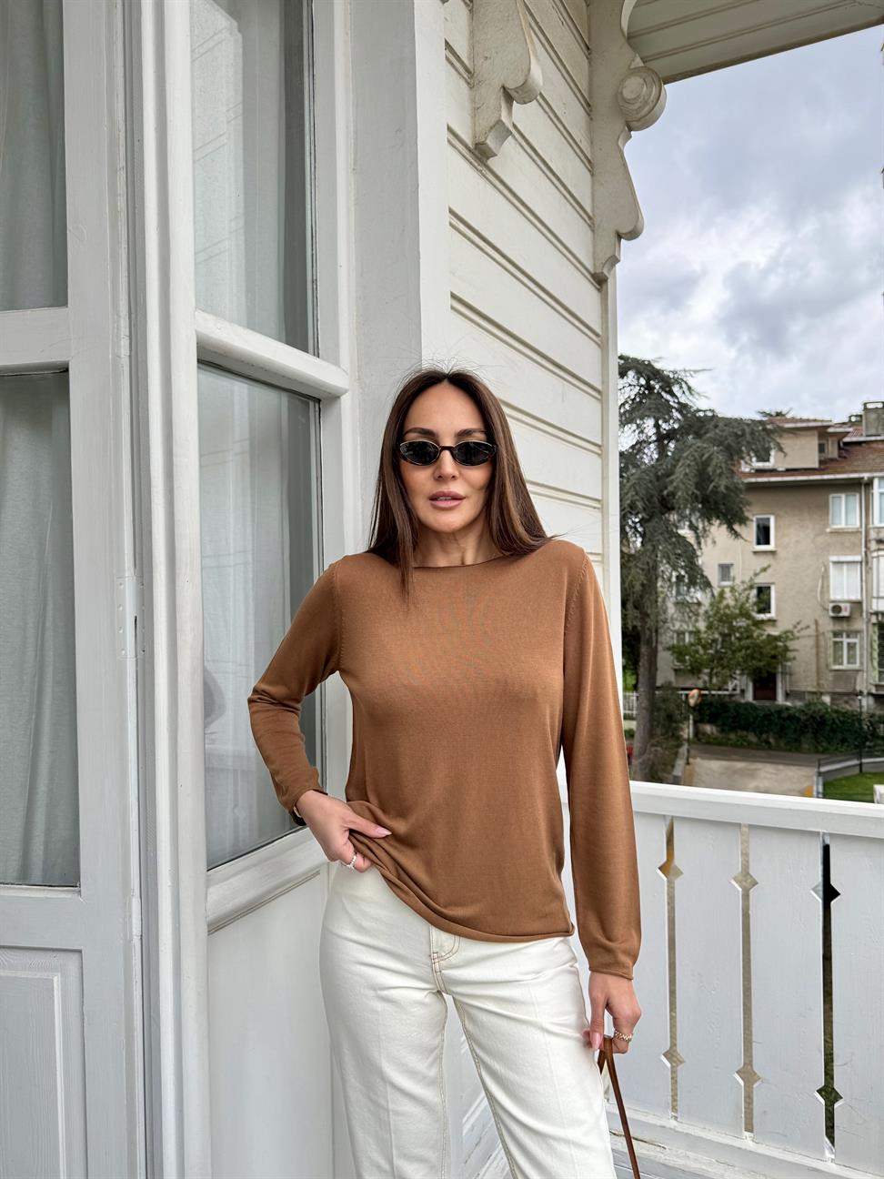 Kahve Açık Yaka Triko