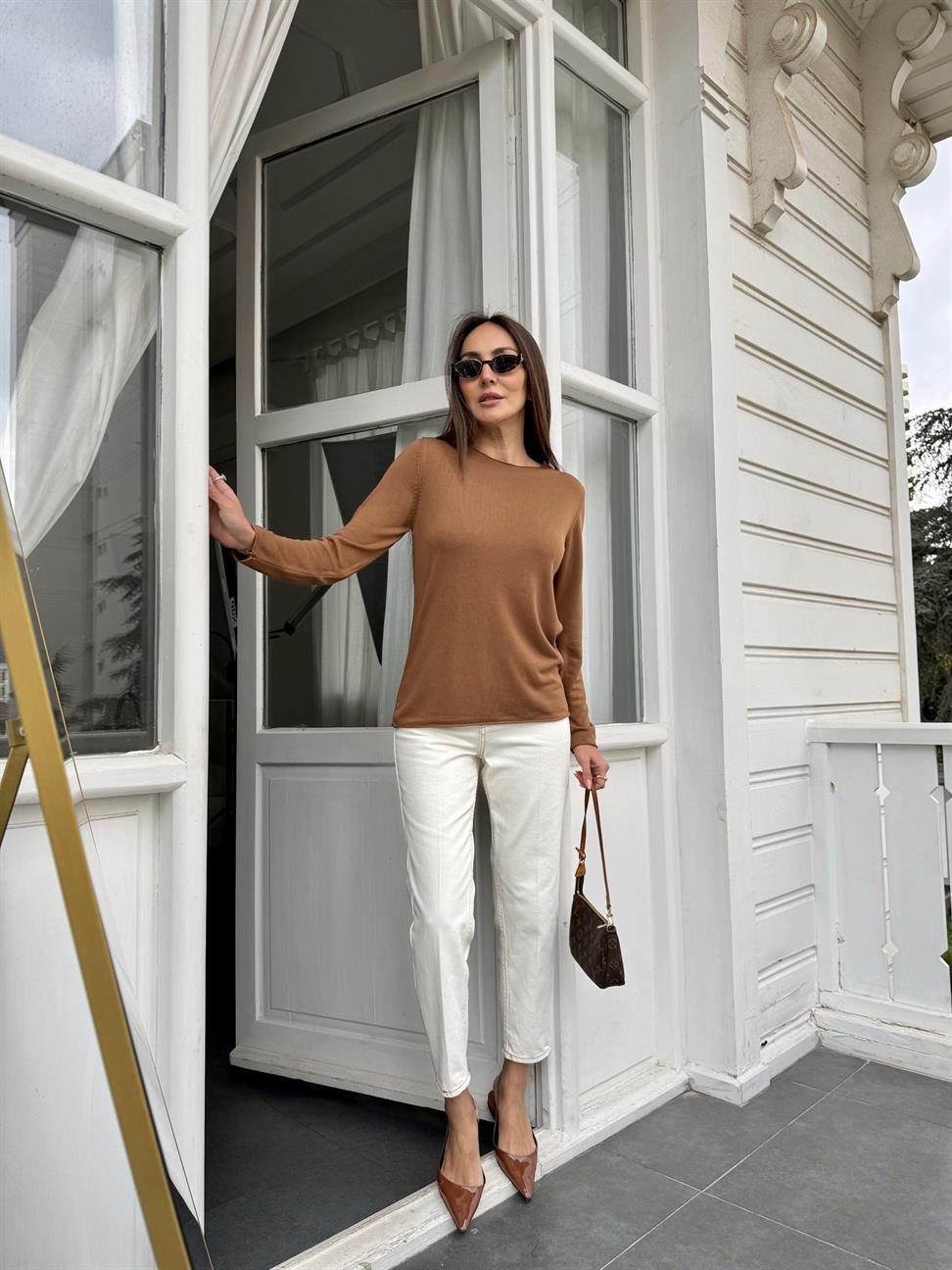 Kahve Açık Yaka Triko