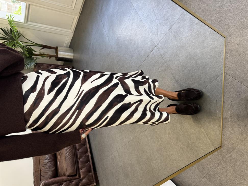 Kahve-Beyaz Saten Verev Etek