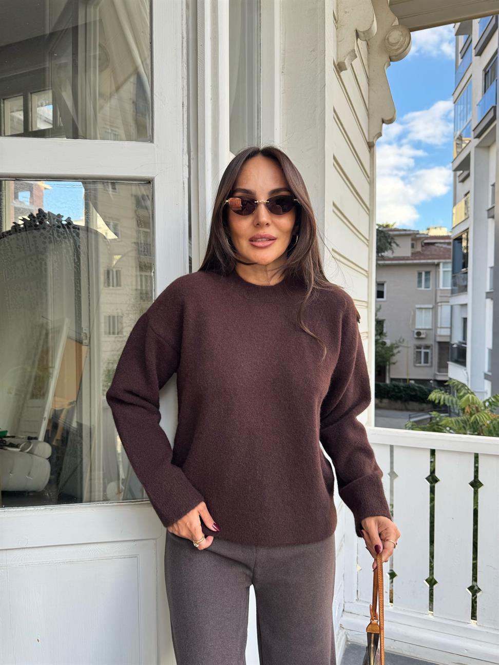 Kahve Bisiklet Yaka Yumuşak Dokulu Triko Kazak