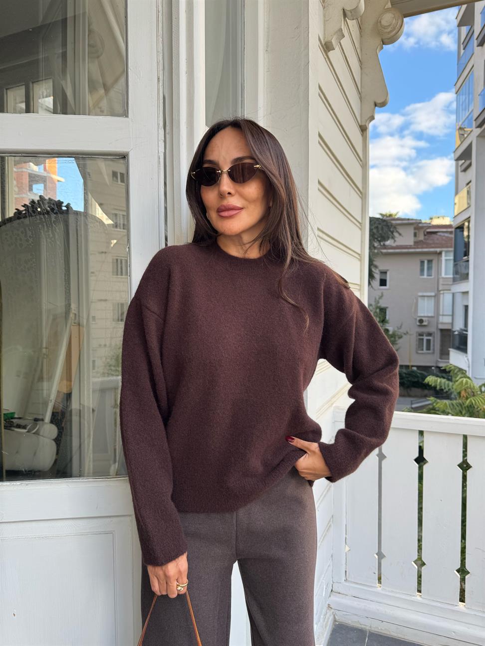 Kahve Bisiklet Yaka Yumuşak Dokulu Triko Kazak