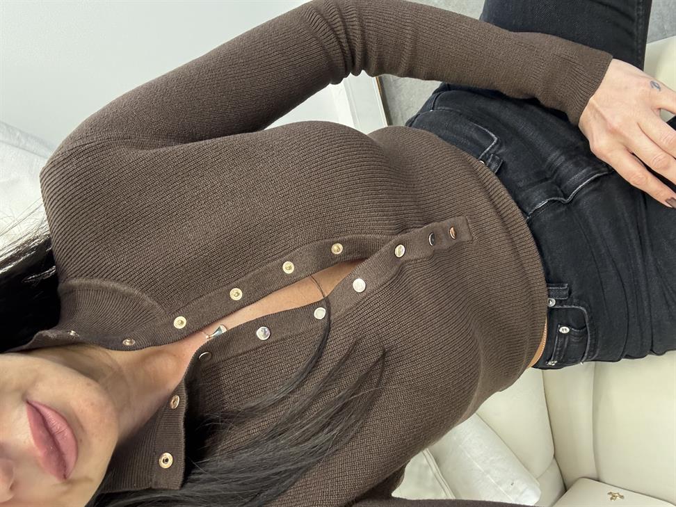 Kahve Dik Yaka Çıtçıtlı Triko Kazak
