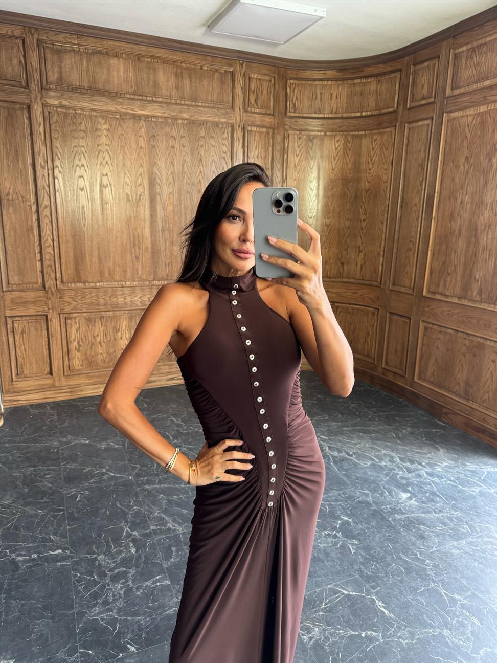 Kahve Drape Detay Düğmeli Uzun Elbise