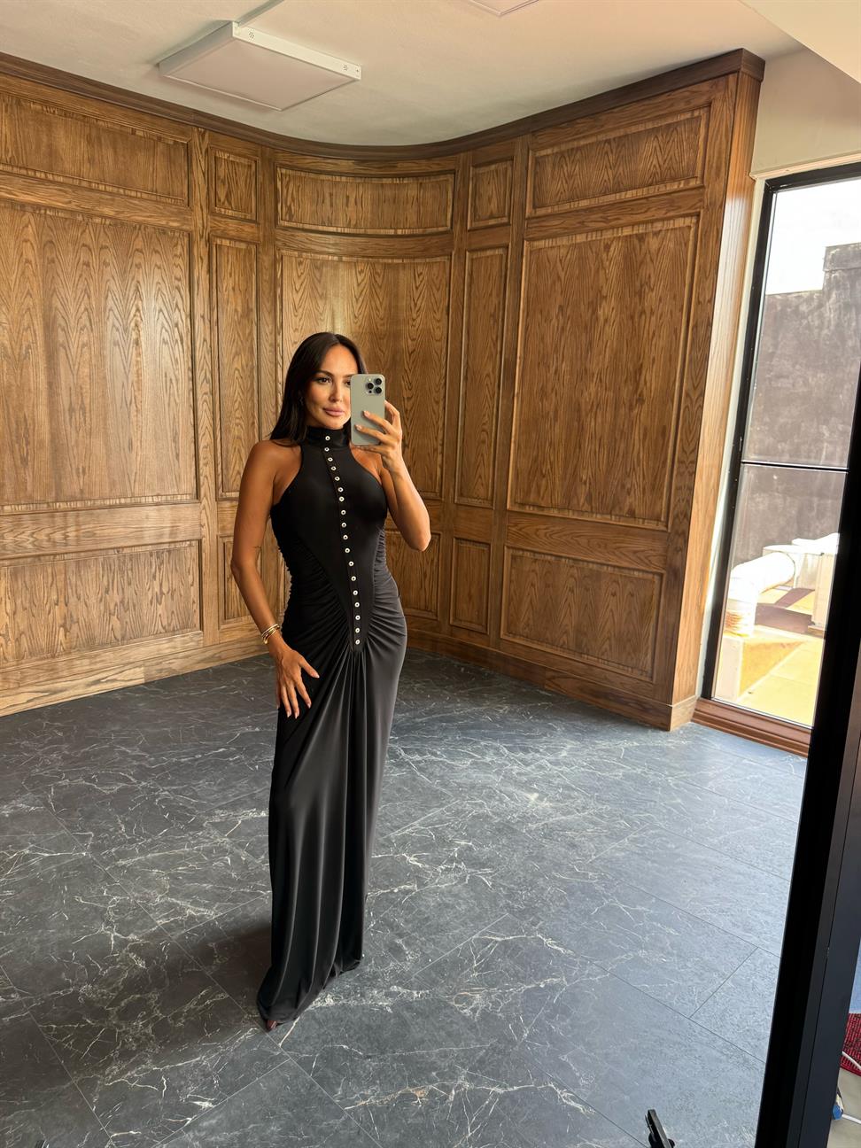 Kahve Drape Detay Düğmeli Uzun Elbise