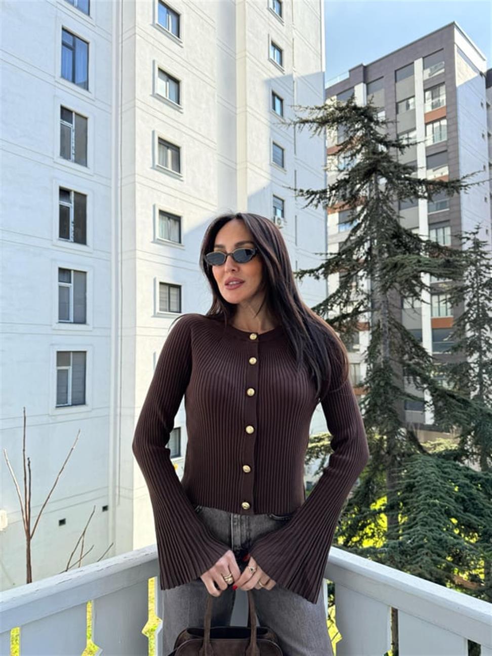 Kahve Düğmeli İspanyol Kol Triko Hırka