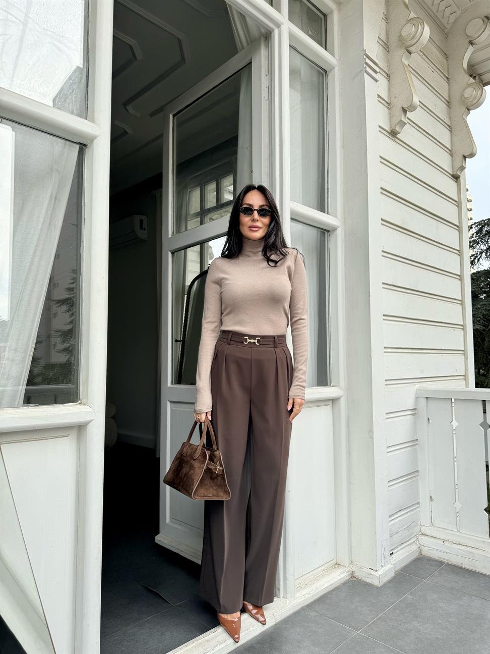 Kahve Gold Toka Kemerli Kumaş Pantolon