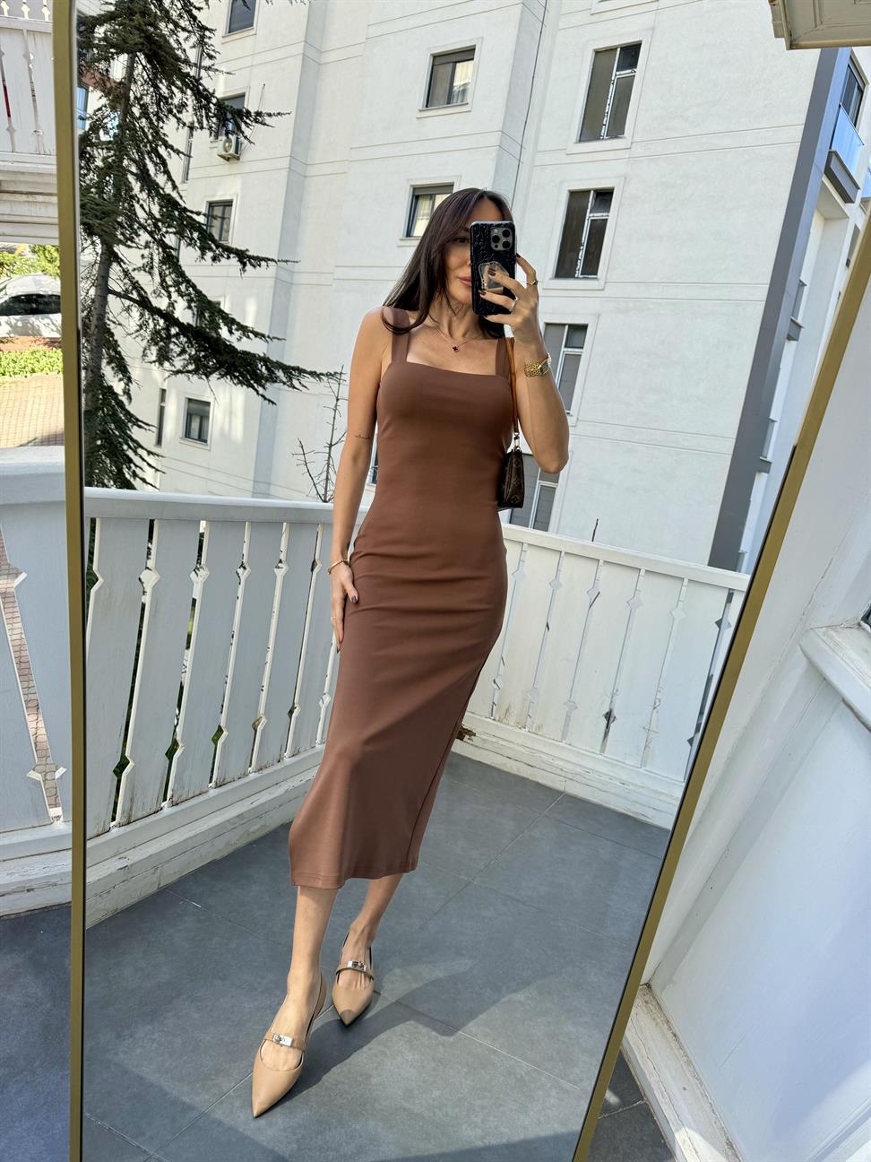 Kahve Kare Yaka Midi Elbise