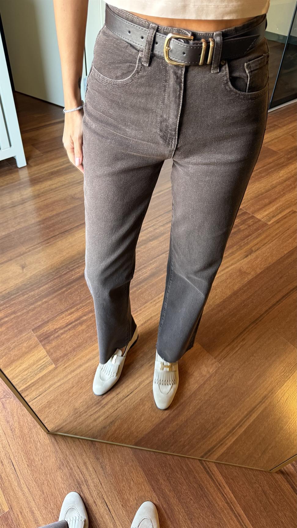 Kahve Kemerli Kesik Paça Jean pantolon