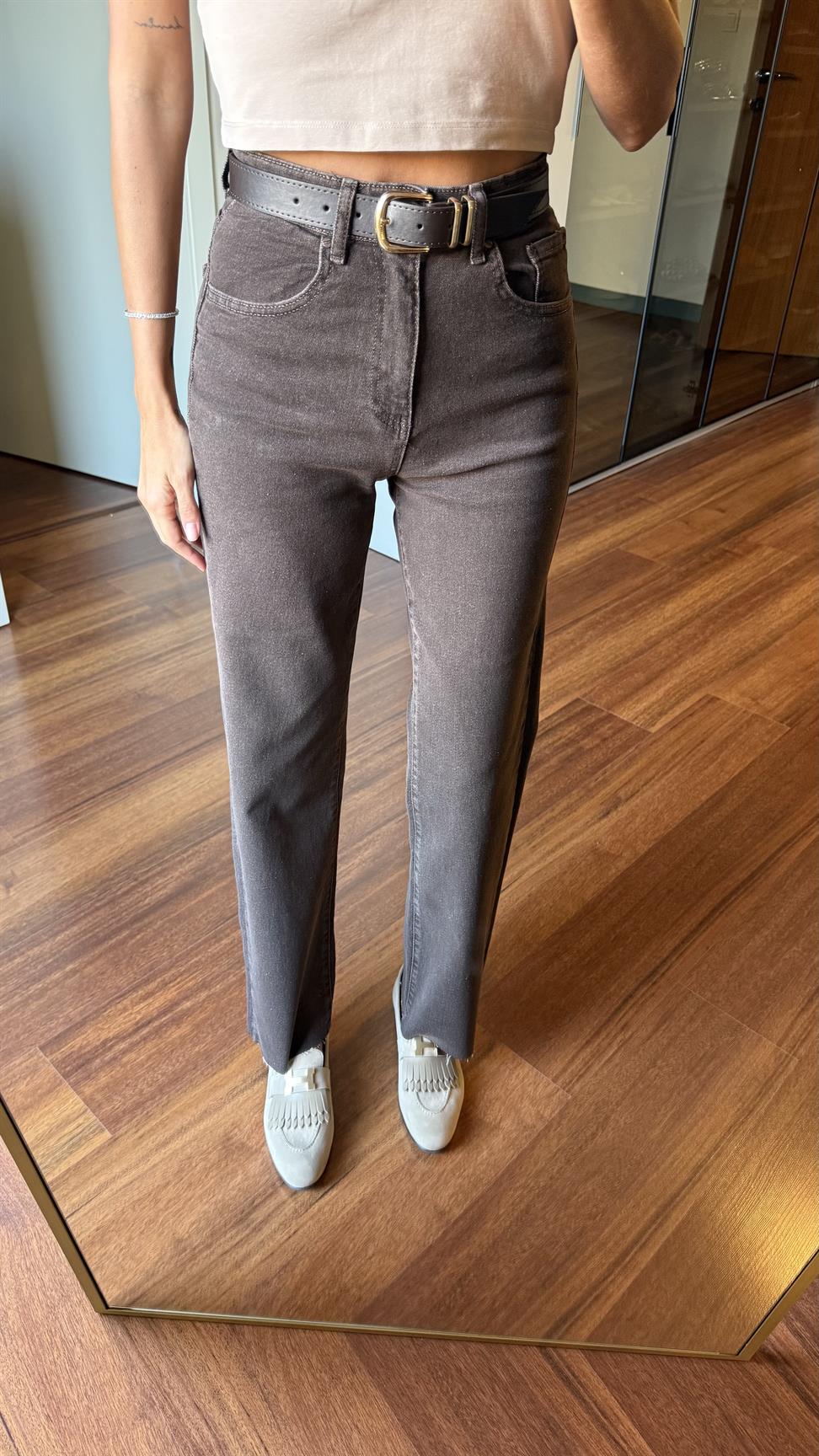 Kahve Kemerli Kesik Paça Jean pantolon