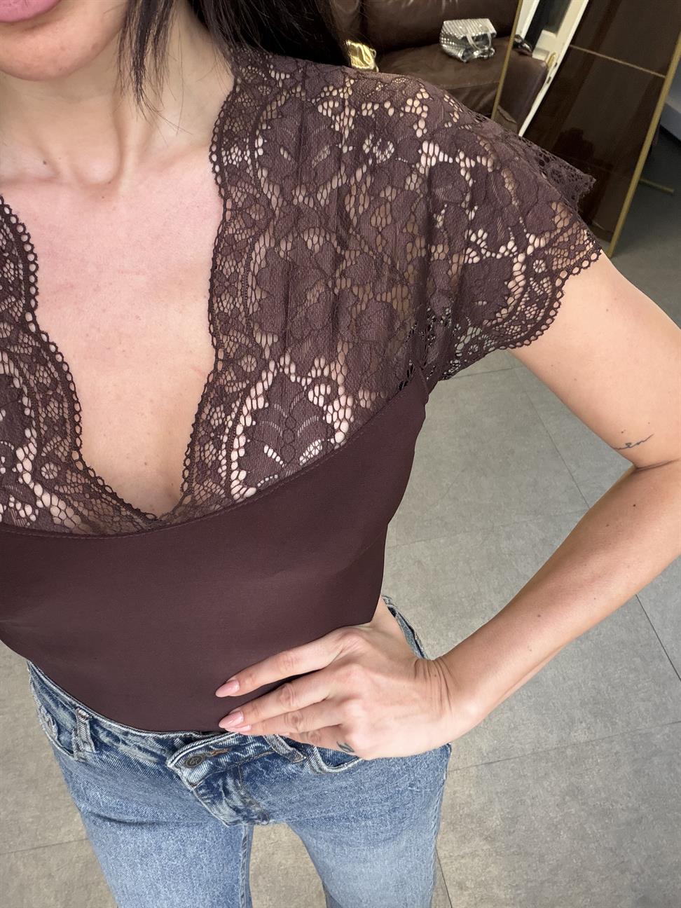 Kahve Kolları Dantelli Bluz