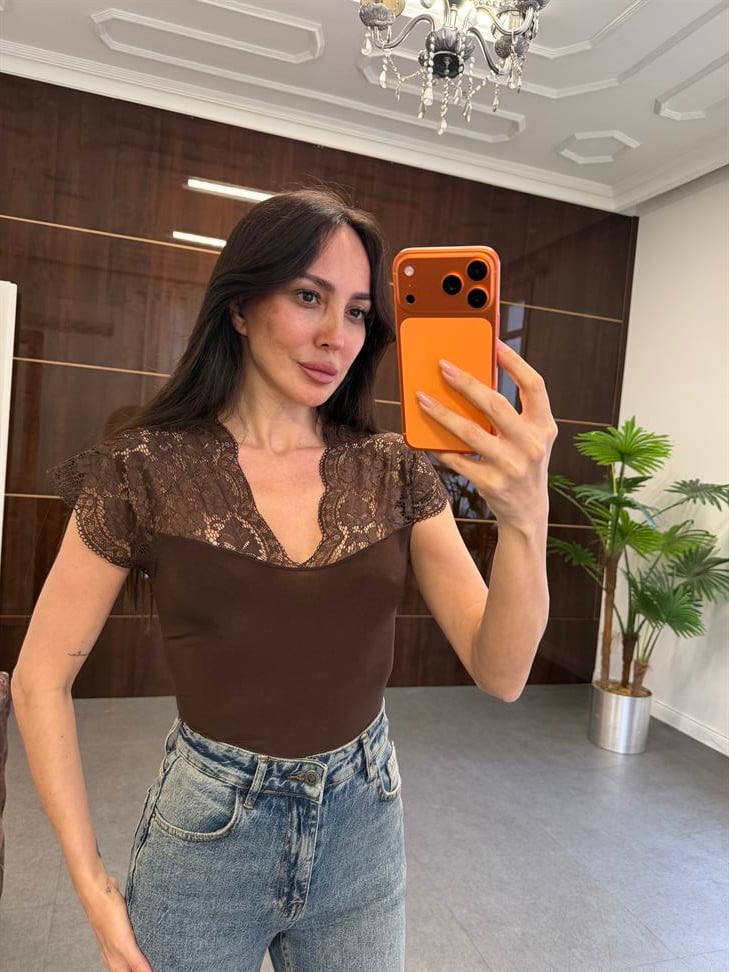 Kahve Kolları Dantelli Bluz