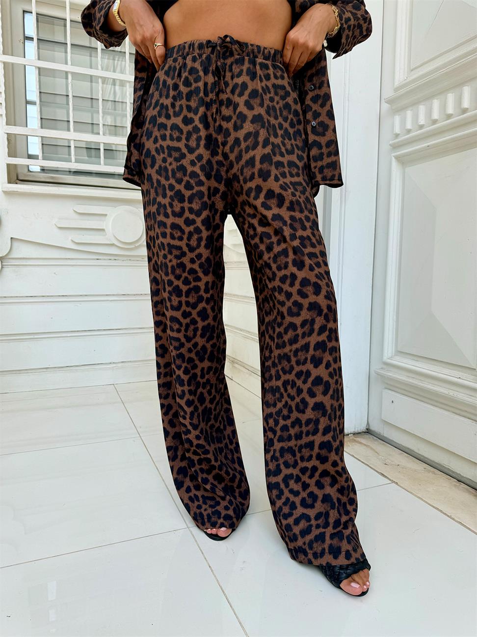 Kahve Leopar Desen Bol Pantolon Gömlek Takım