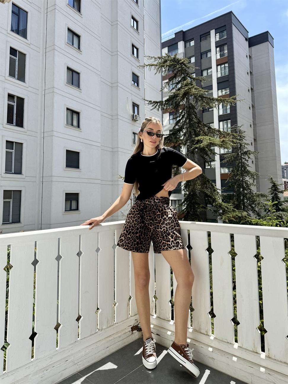 Kahve Leopar Lastikli Şort