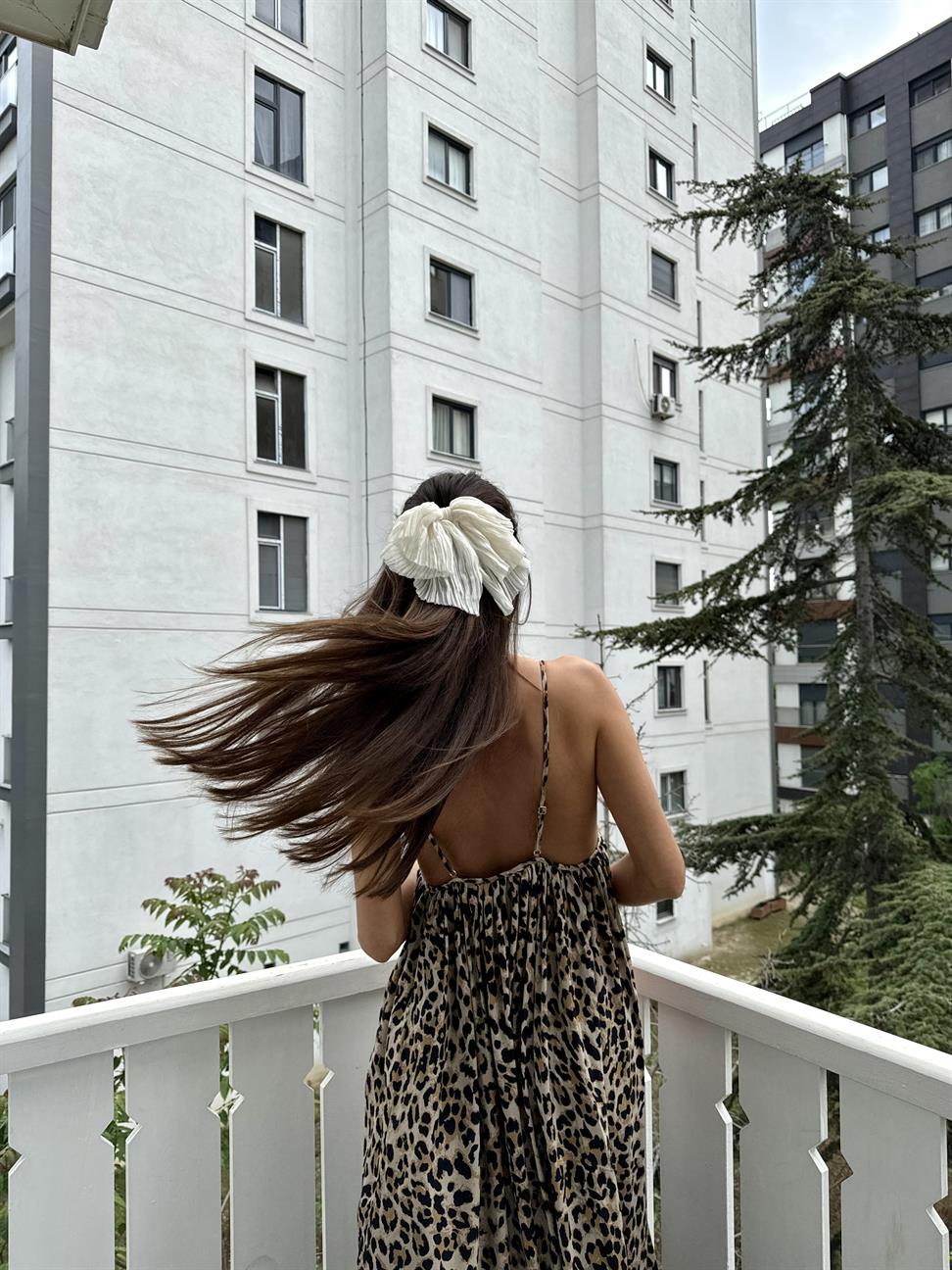 Kahve Leopar Sırt Detaylı Elbise