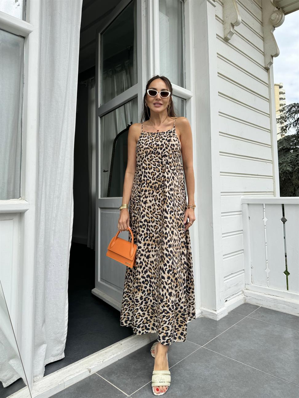 Kahve Leopar Sırt Detaylı Elbise