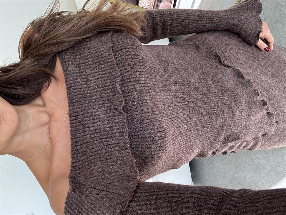 Kahve Madonna Yaka Etekli Triko Takım