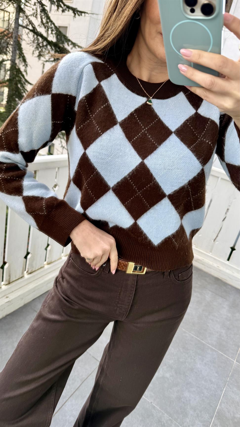 Kahve-Mavi Baklava Desen Kazak