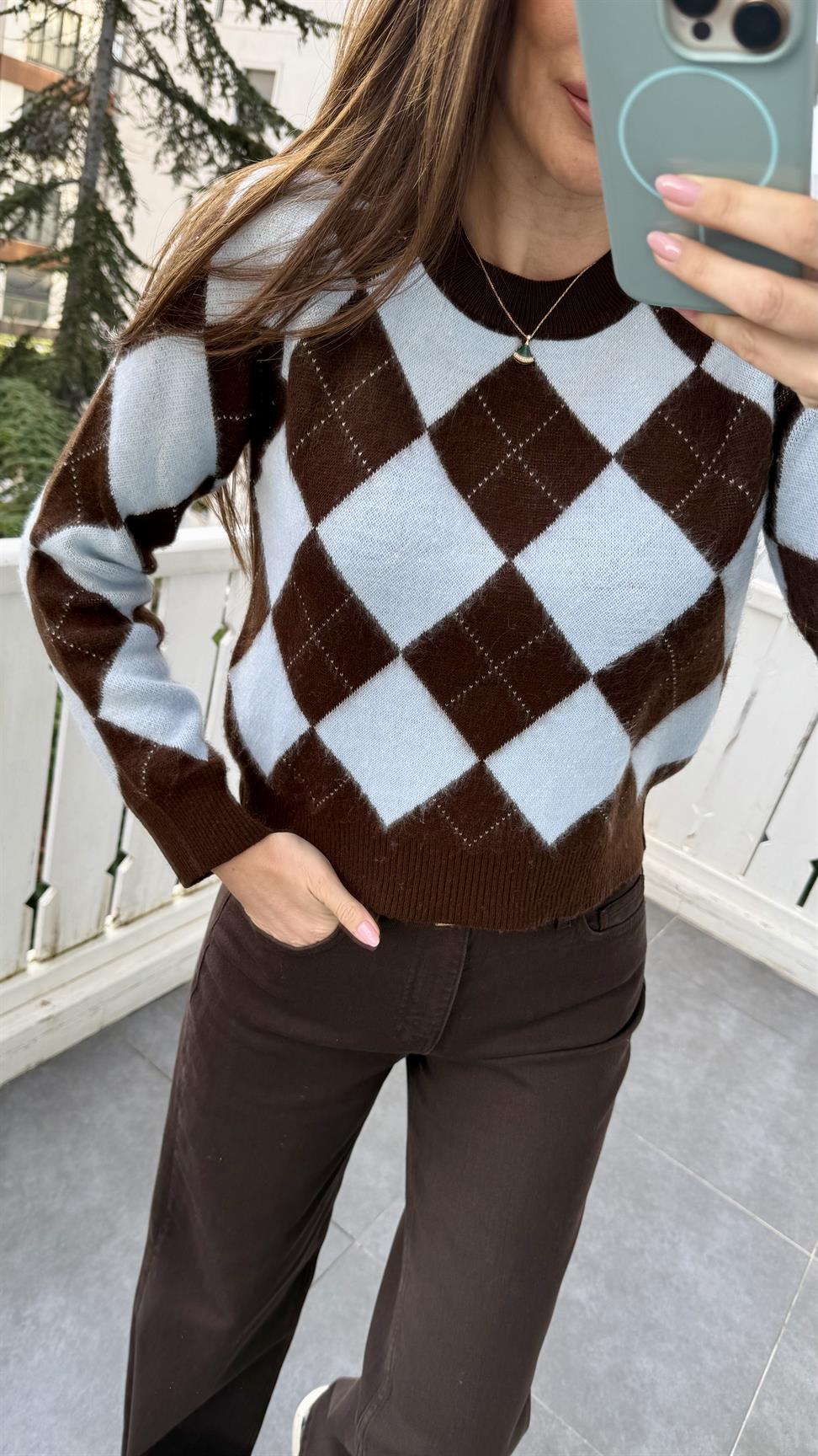 Kahve-Mavi Baklava Desen Kazak