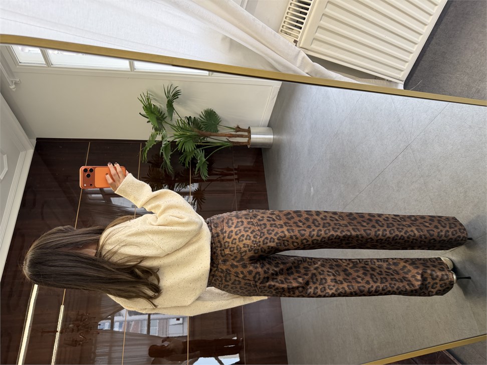 Kahve Parlak Baskı Leopar Jean