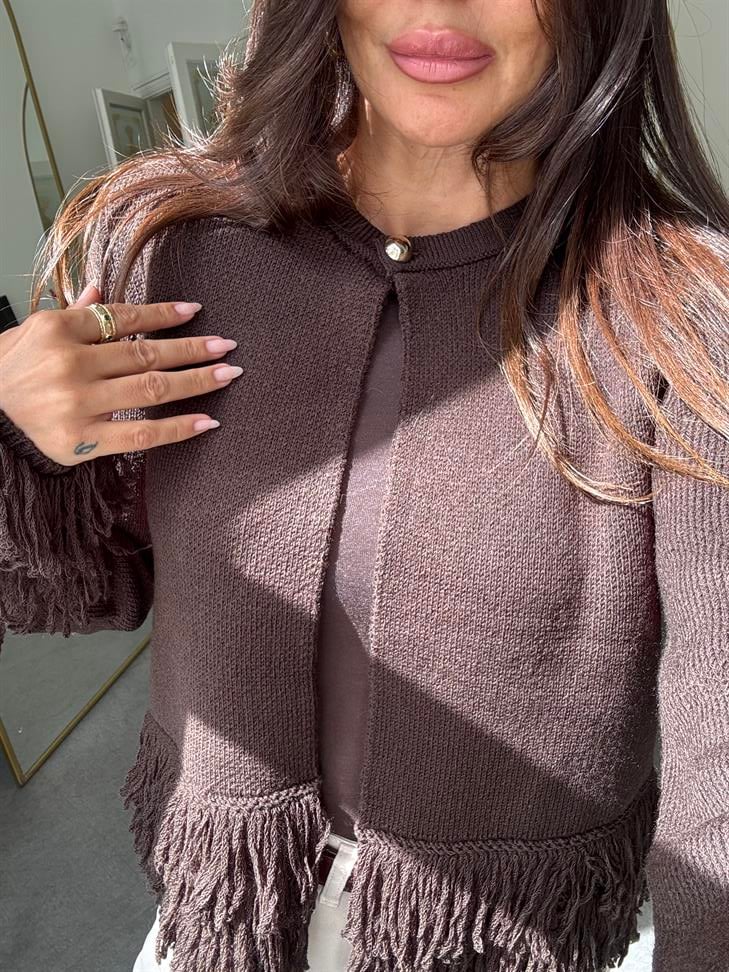 Kahve Püsküllü Düğmeli Triko Hırka