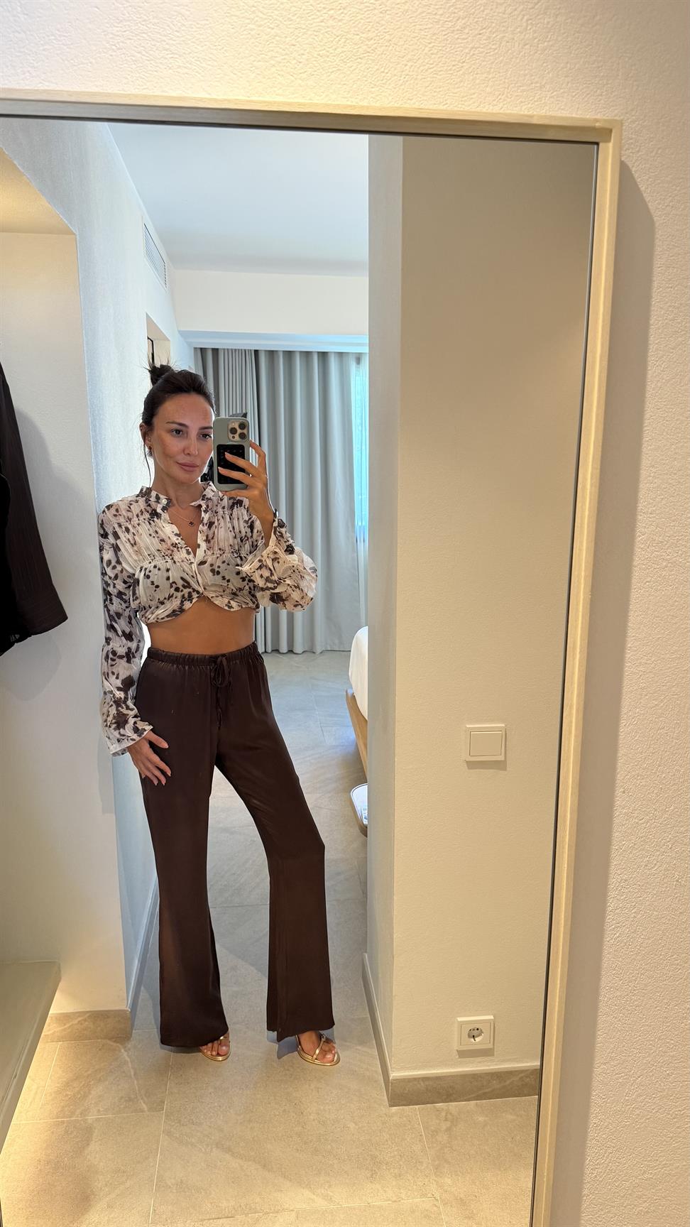 Kahve Saten Bağcıklı Kumaş Pantolon