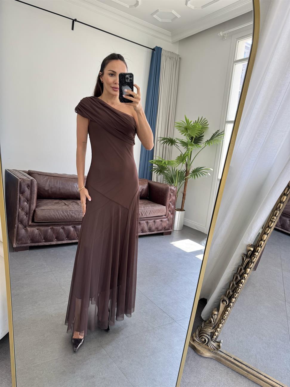 Kahve Tek Omuz Şifon Elbise