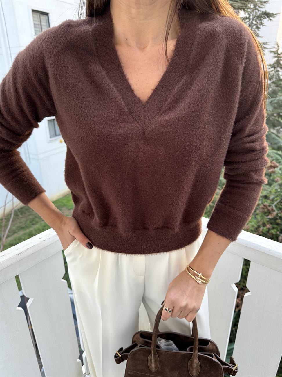 Kahve V Yakalı Yumoş Kazak