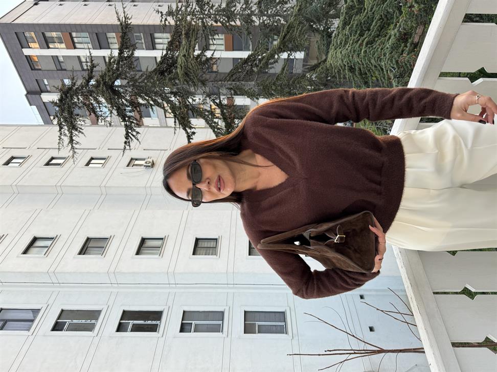 Kahve V Yakalı Yumoş Kazak