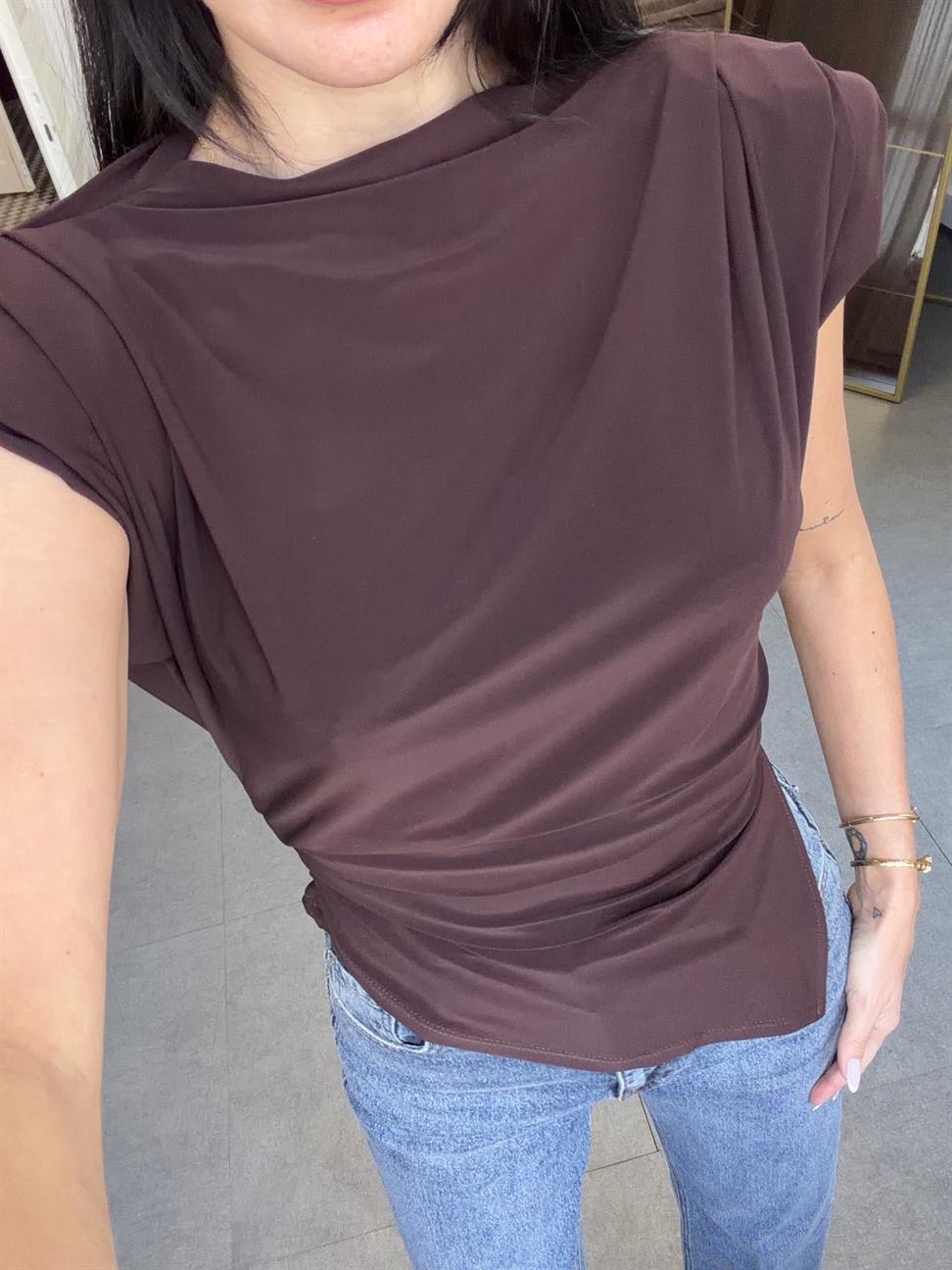 Kahve Vatkalı Pileli Bluz